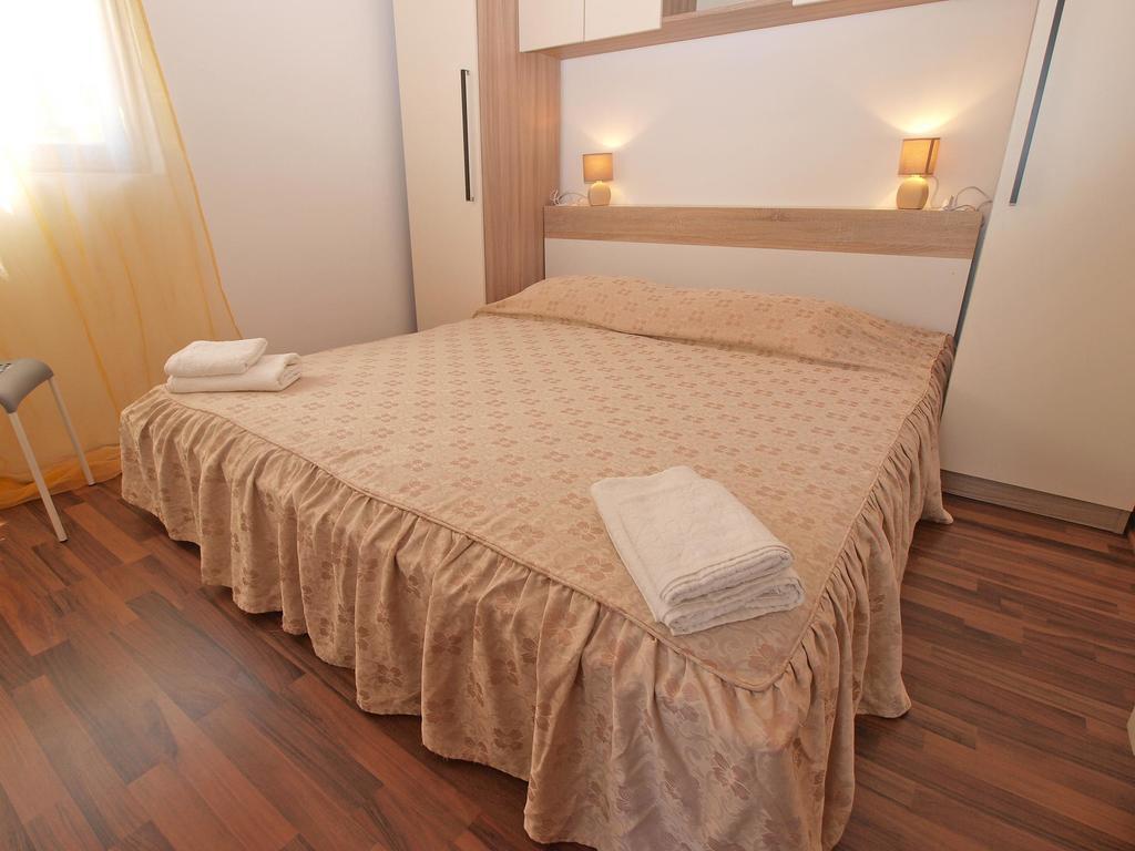 Apartments Dvigradska 1103 Porec Bagian luar foto