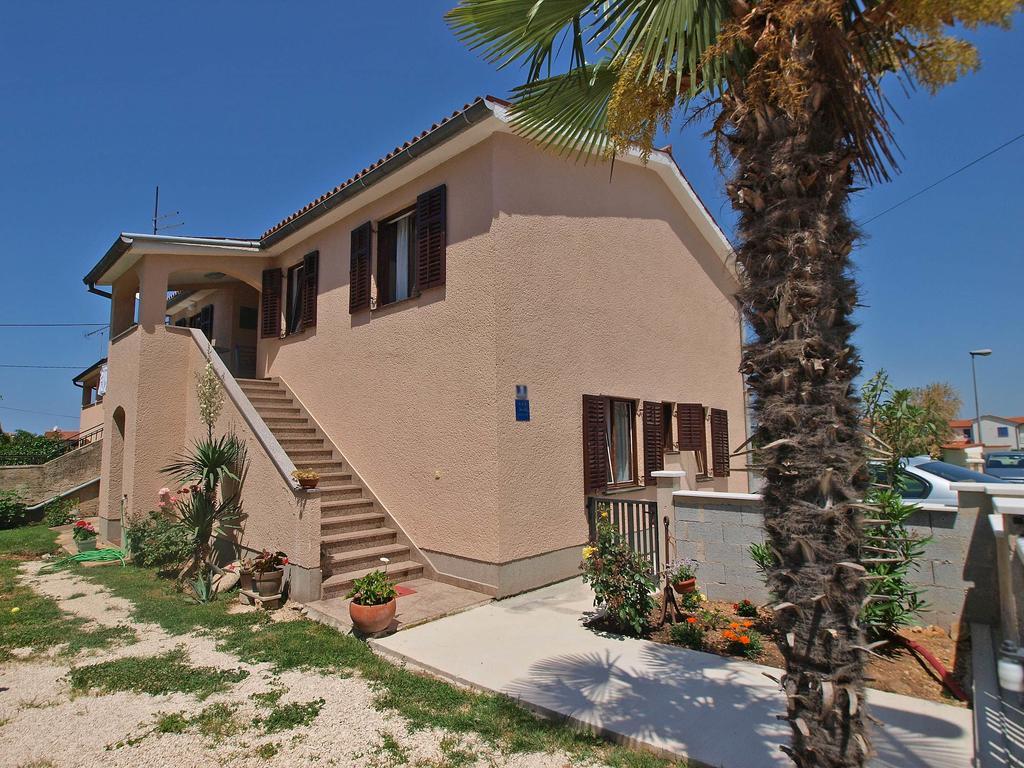 Apartments Dvigradska 1103 Porec Bagian luar foto