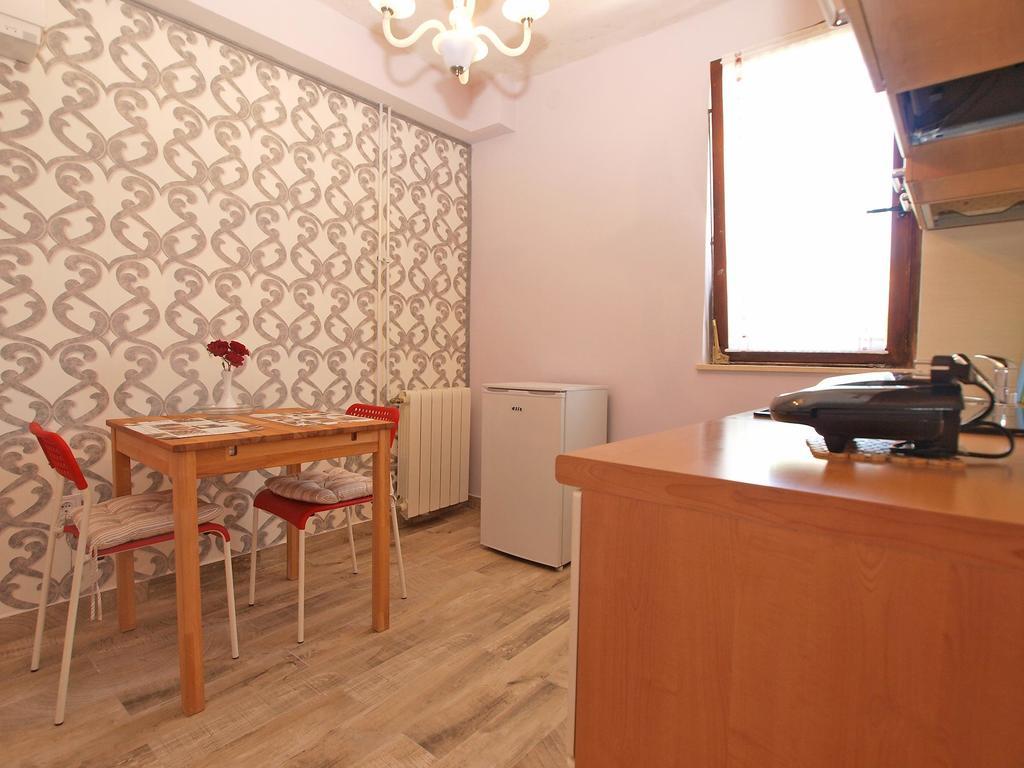 Apartments Dvigradska 1103 Porec Bagian luar foto